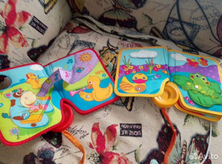 Развивающие книжечки Tiny love