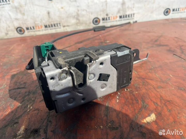 Замок двери перед. прав. Opel Astra H седан 2009