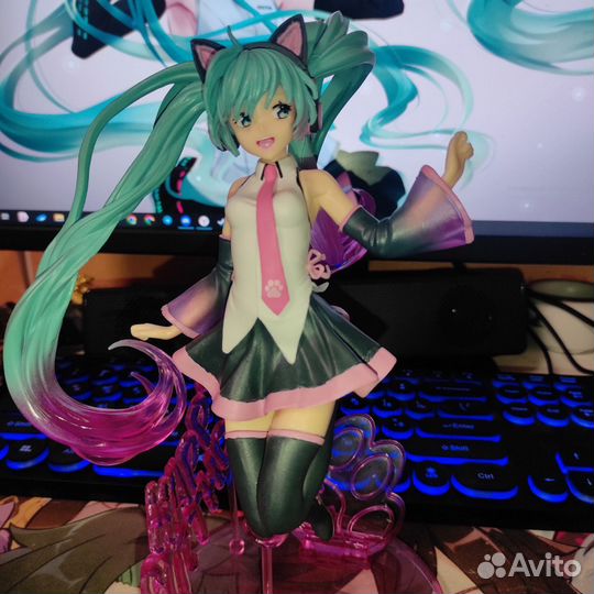 Фигурка хатсуне мику, вокалоид
