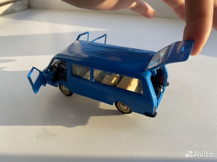 Модель автомобиля раф 2203