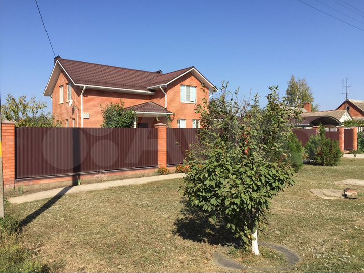 Дом 194,6 м² на участке 10 сот.