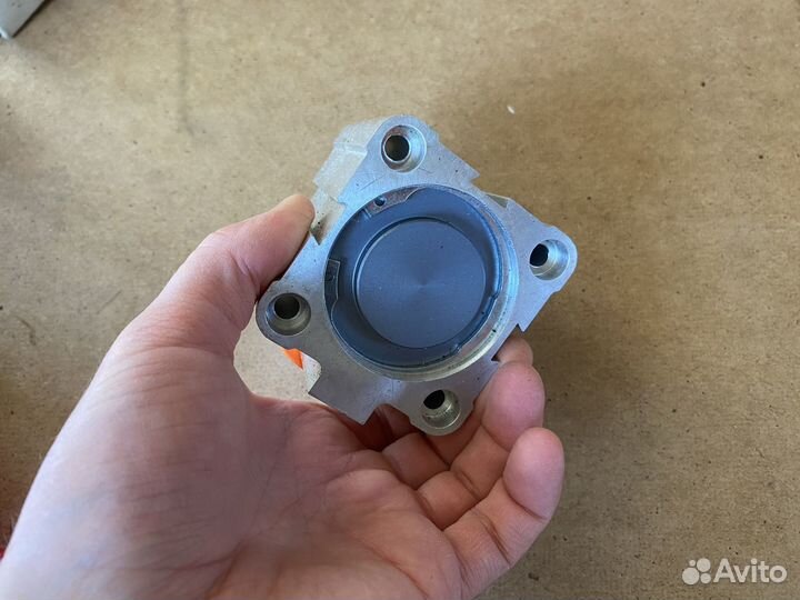 Пневматический цилиндр