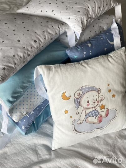 Комплект в детскую кроватку с бортиками