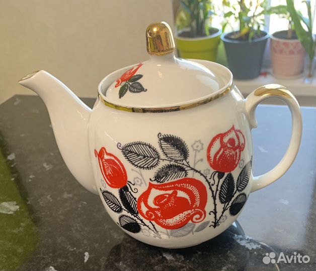 Фарфоровый чайник, молочник, сахарница СССР