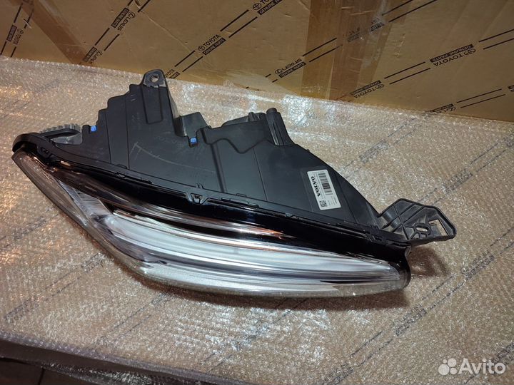 Volvo XC90 фара правая