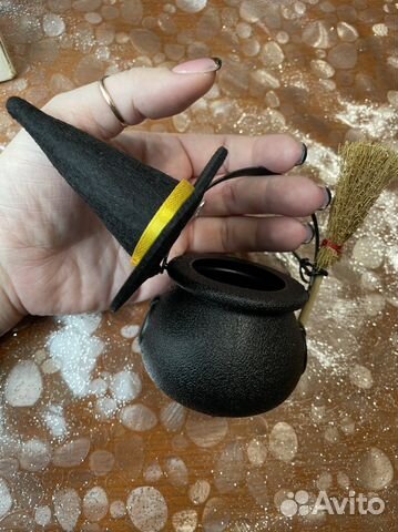 Набор (миниатюрные котелочек, метла и шляпка)