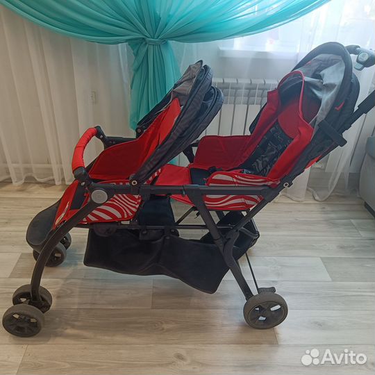 Коляска прогулочная для двойняшек, погодок бу
