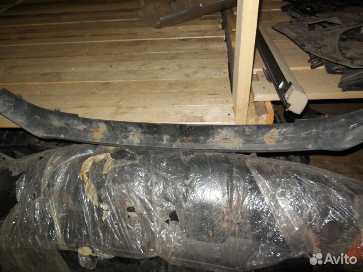 Накладка переднего бампера для Toyota RAV 4 2013)