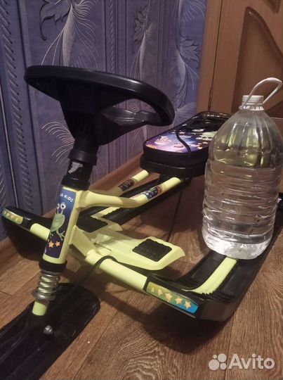 Детский снегокат бу