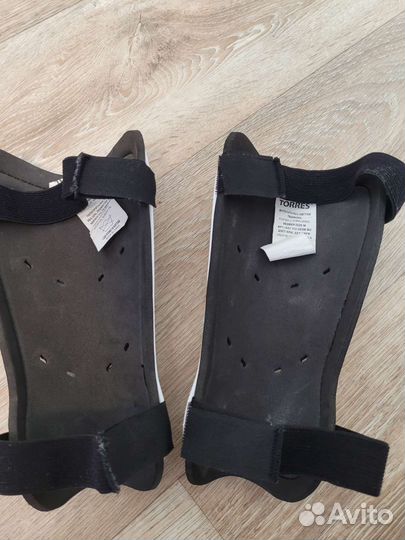 Футбольные щитки