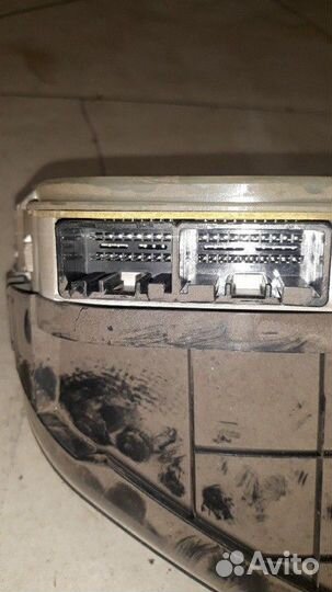 Панель приборов Mazda 323