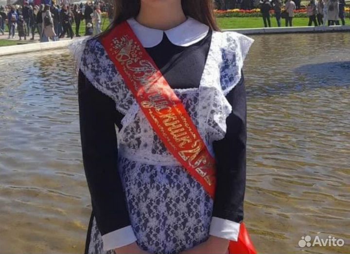 Платье с фартуком на последний звонок