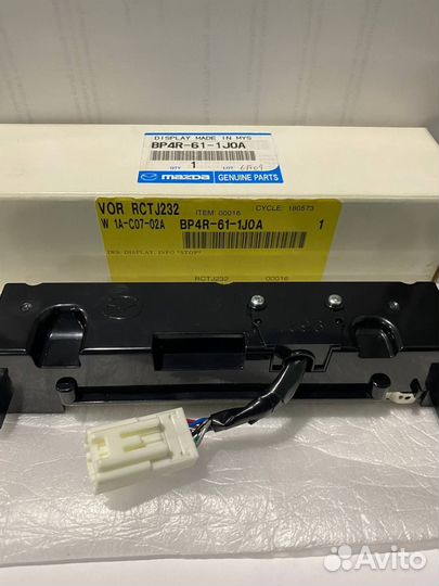 Информационный дисплей Mazda 3 BK новый