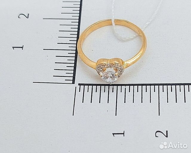 Золотое кольцо с камнем 15р