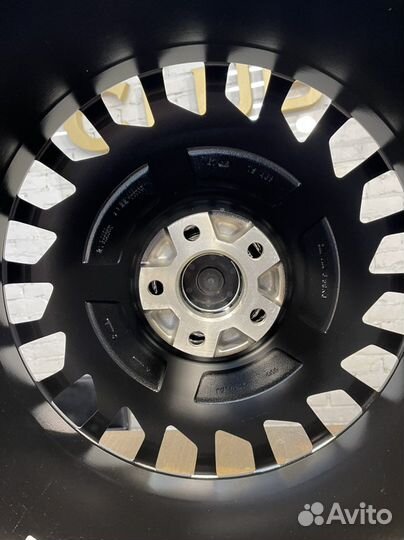 Диски на mercedes R20 майбах арт 8080