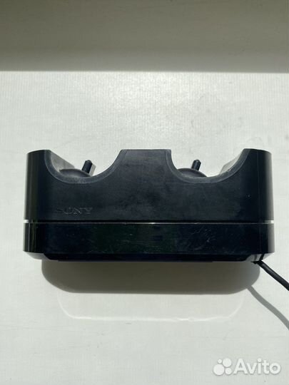 Зарядная станция Sony для геймпадов DualShock 4