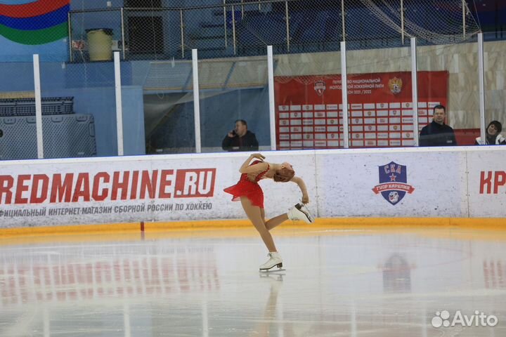 Тренер по фигурному катанию