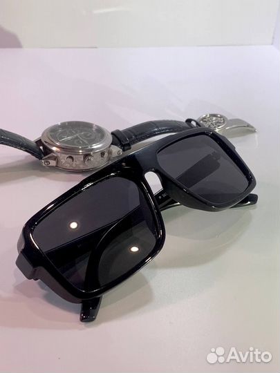 Солнцезащитные очки Prada полароид