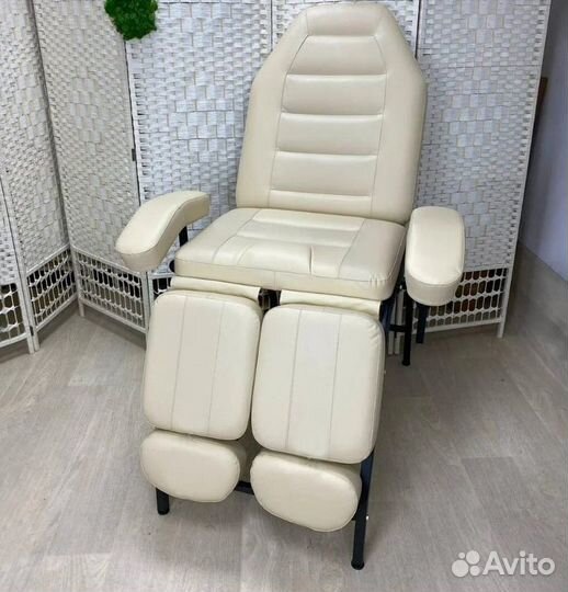 Стул для мастера педикюра, косметолога