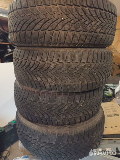 Goodyear UltraGrip Ice 2 235/55 R18 T