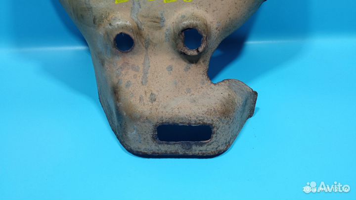 Термоэкран коллектора Nissan Primera P11