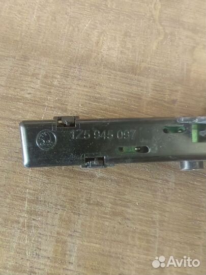 Фонарь стоп-сигнал Skoda Superb 3T