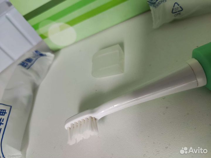 Звуковая электрическая зубная щётка