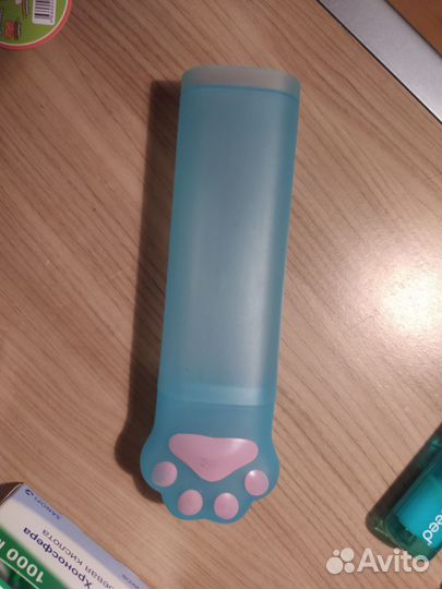 Пенал в виде кошачьей лапы