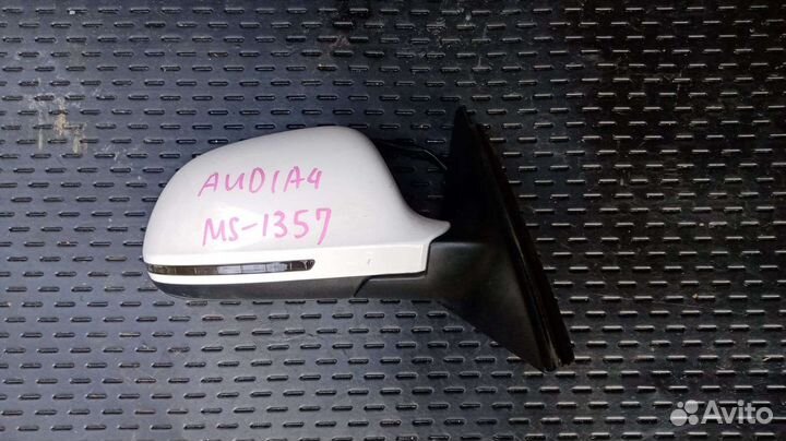 Зеркало правое Audi A4 B8