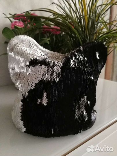 Шапка с пайетками антистресс