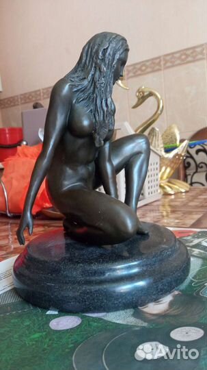 Статуэтка из литой бронзы