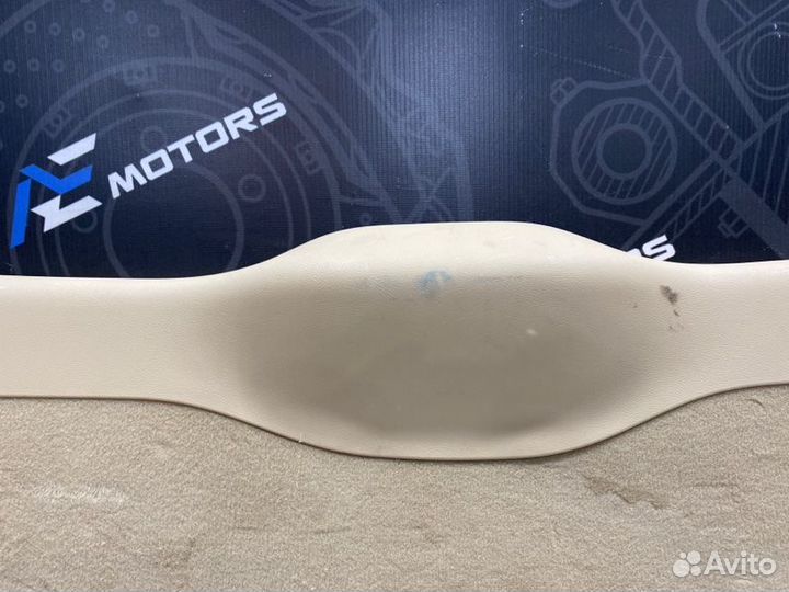 Обшивка крышки багажника Volkswagen Touareg 7L BAR