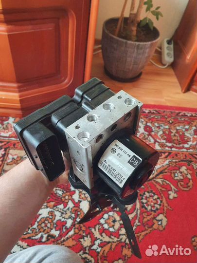 Блок ABS 1k0907379AK Skoda Yeti