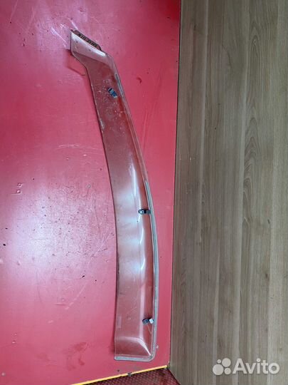 Ветровик передний правый Nissan Liberty (M12)