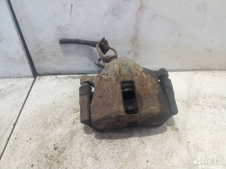 Суппорт тормозной передний правый Volkswagen B3