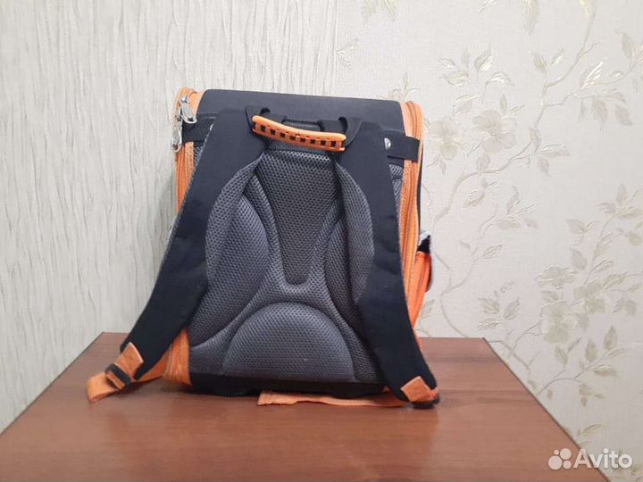 Школьный рюкзак