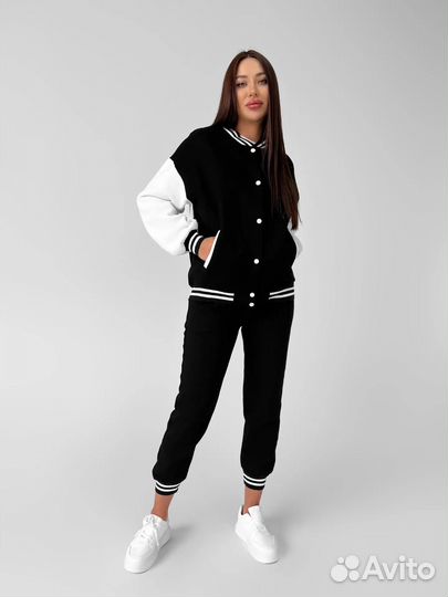 Спортивный костюм 44 новый