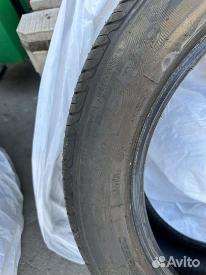 Goodyear EfficientGrip Performance SUV 225/55 R19