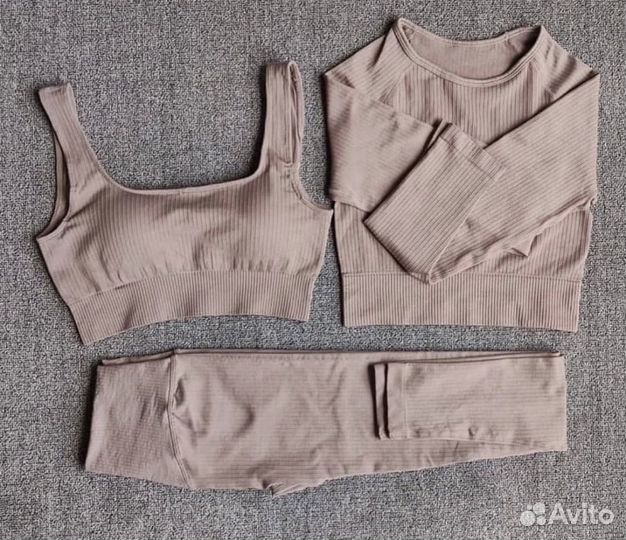 Костюм для спорта