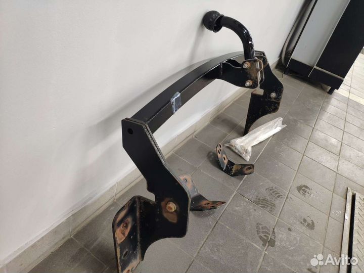 Фаркоп (прицепное устройство) Тойота рав 4 13-19гг