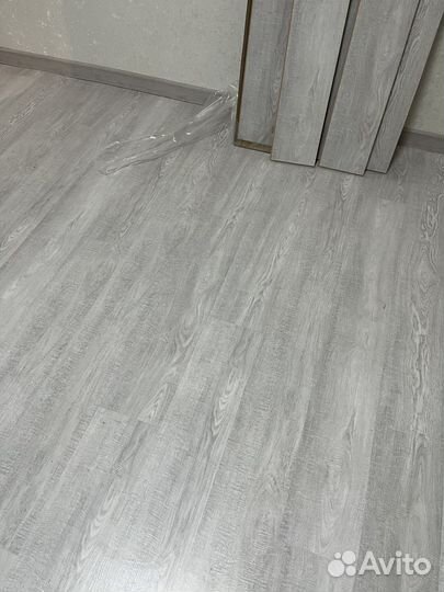 Ламинат Дуб Собер серый 32 класс остаток