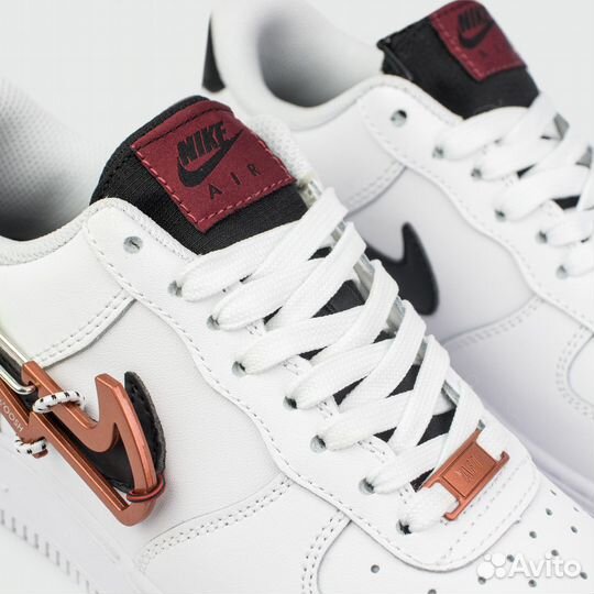 Кроссовки Nike Air Force 1 Low Wmns Carabiner Swoo