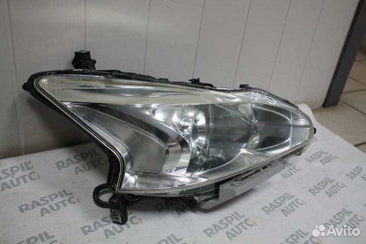 Фара правая Nissan Teana L33 ксенон