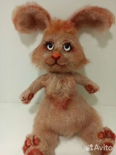 Пасхальный заяц. Вязаная игрушка ручная работа