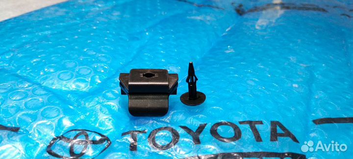 Клипса подкрылка Хайлендер Оригинал NEW 2007-2013