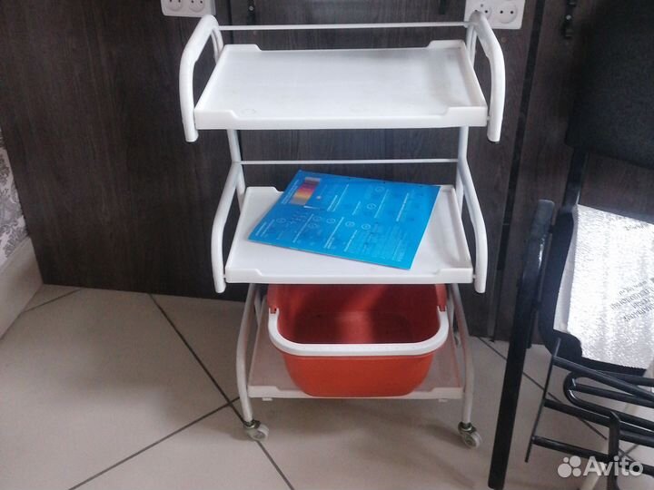Косметологическая тележка