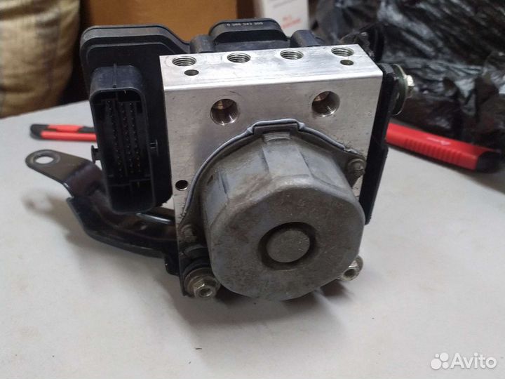 Блок абс suzuki swift 2011-2017 56100-70LA1