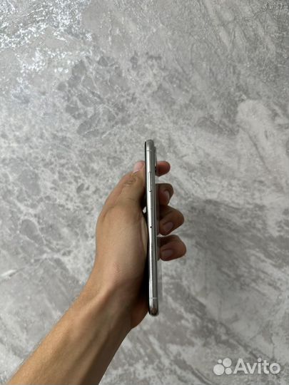 iPhone X, 64 ГБ