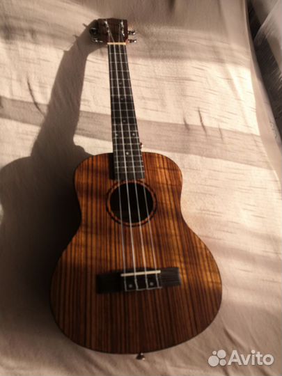 Укулеле тенор