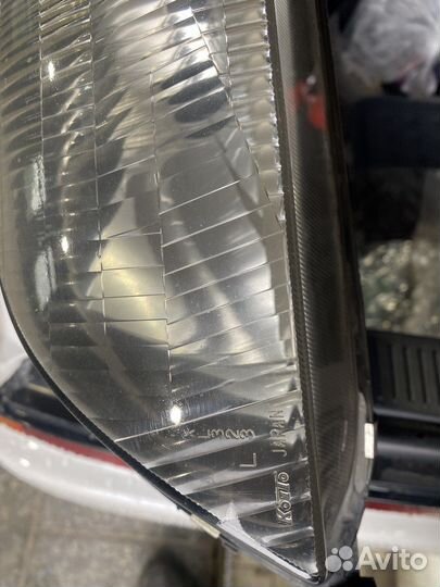 Фара Toyota mark 2 90